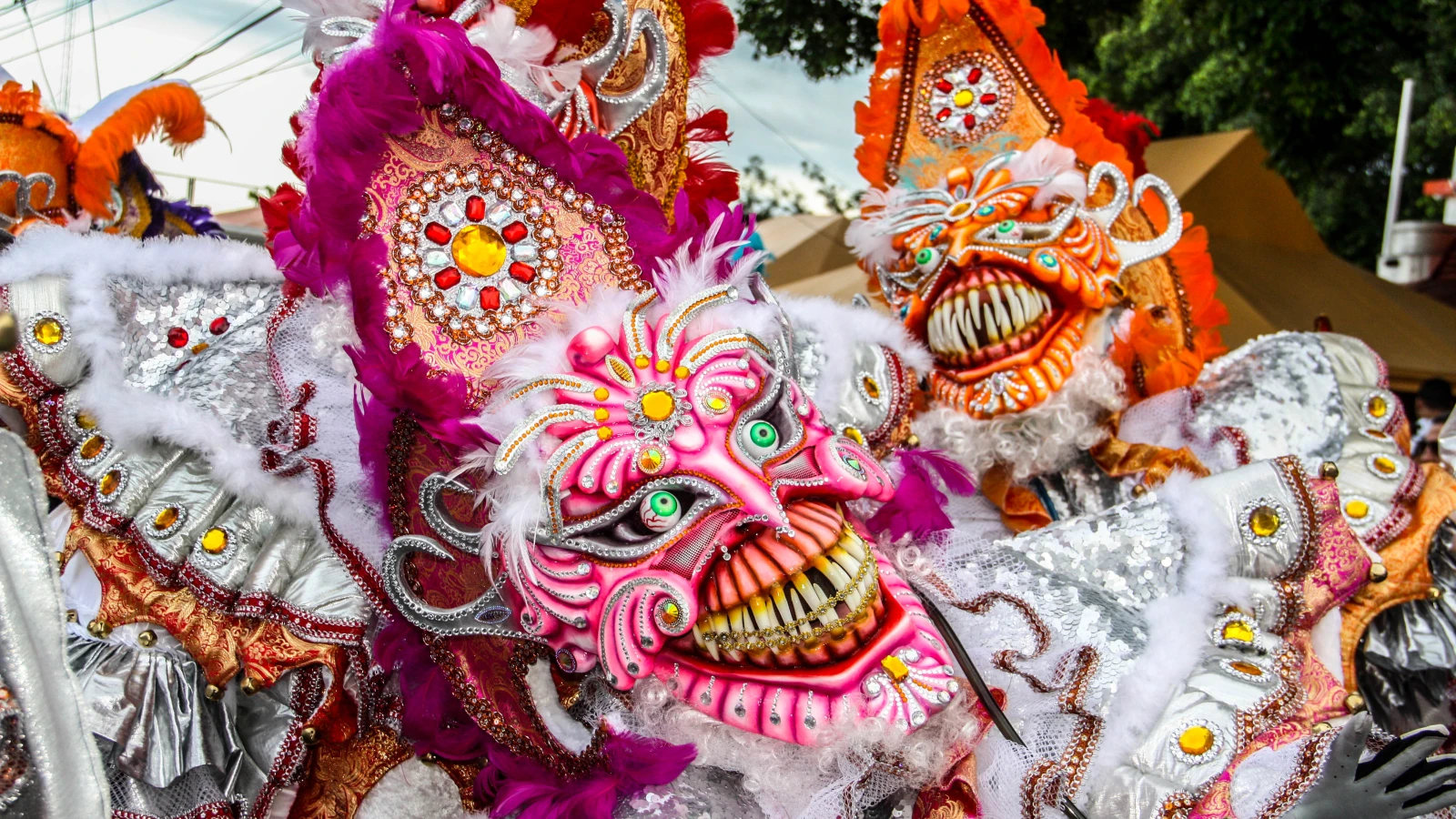 Fiestas patronales y festivales de RD mes por mes: calendario y rutas
