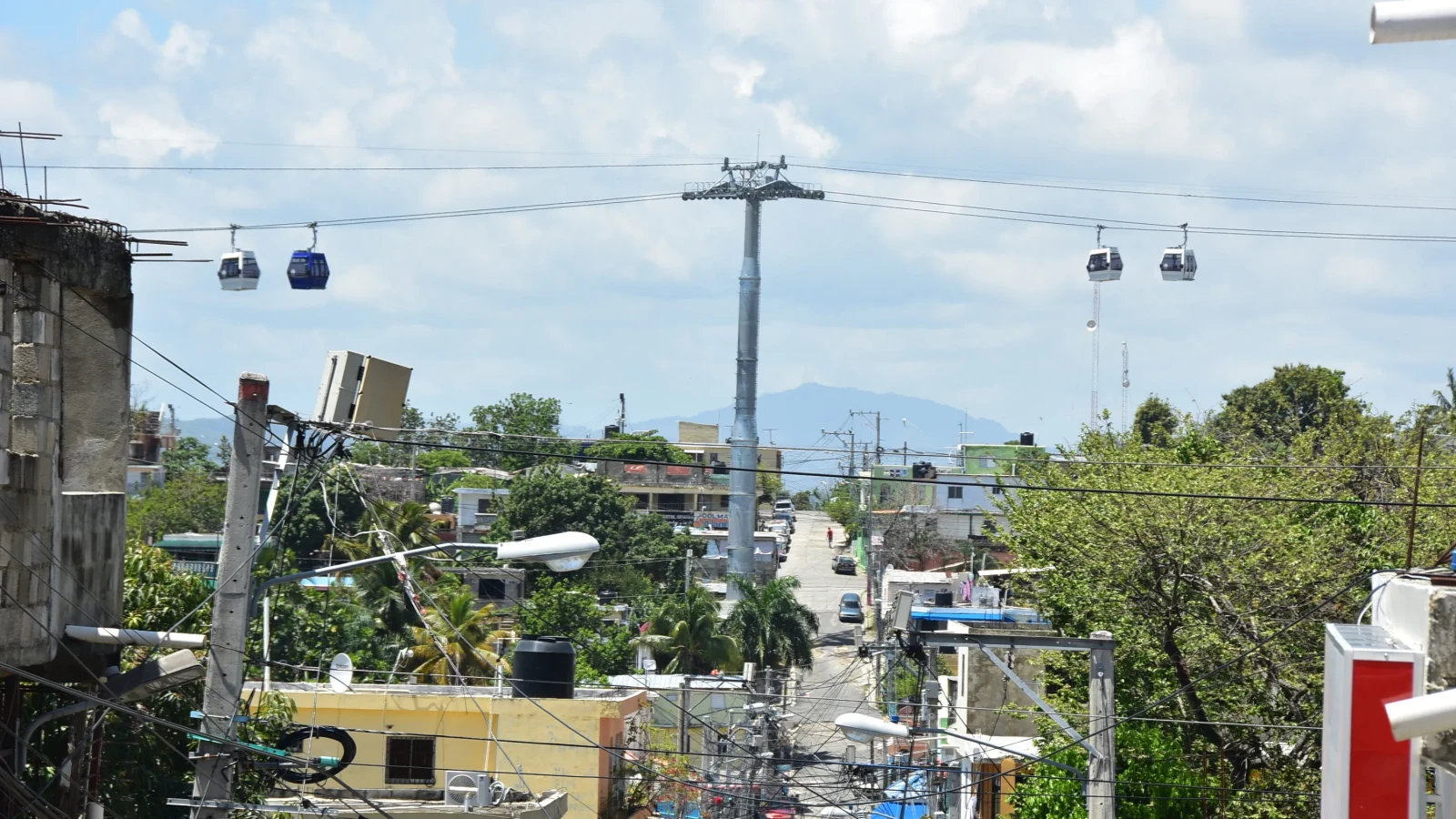 Teleférico de Santo Domingo en carro: estaciones, precio y horario
