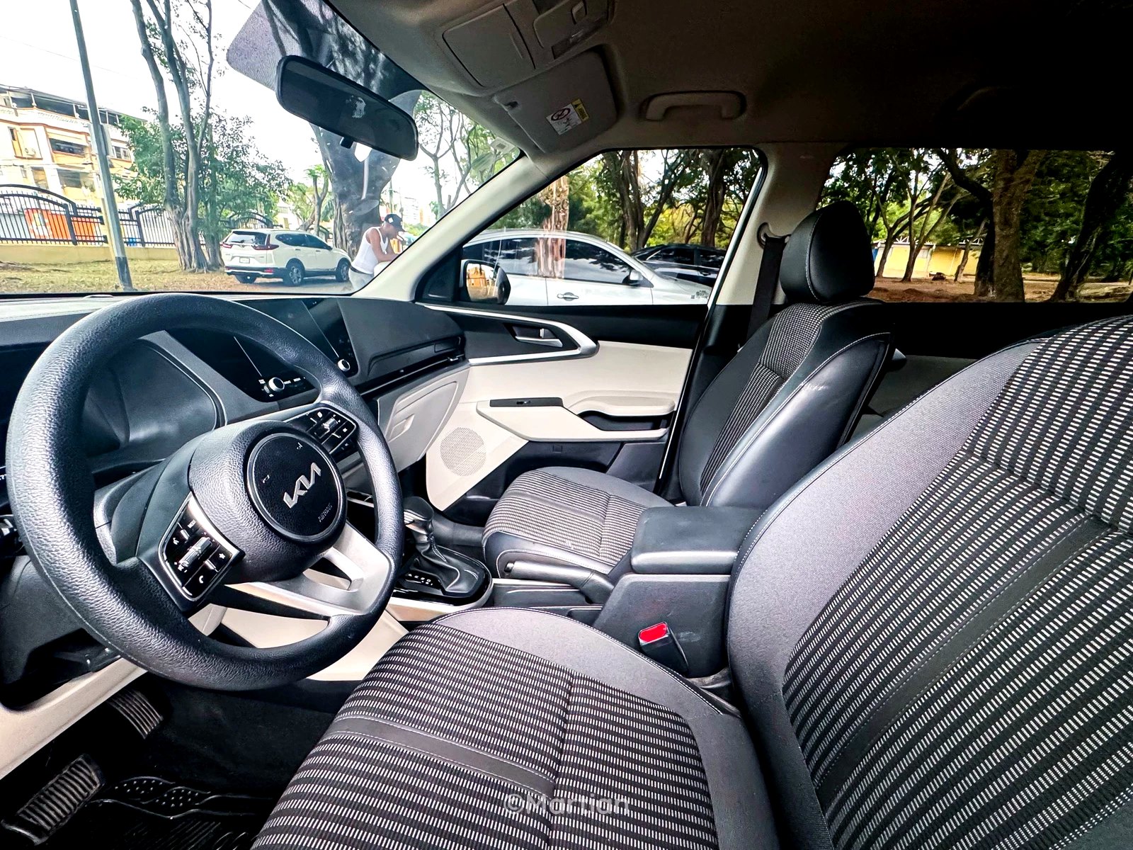 Kia Carens 2024 - Image 4