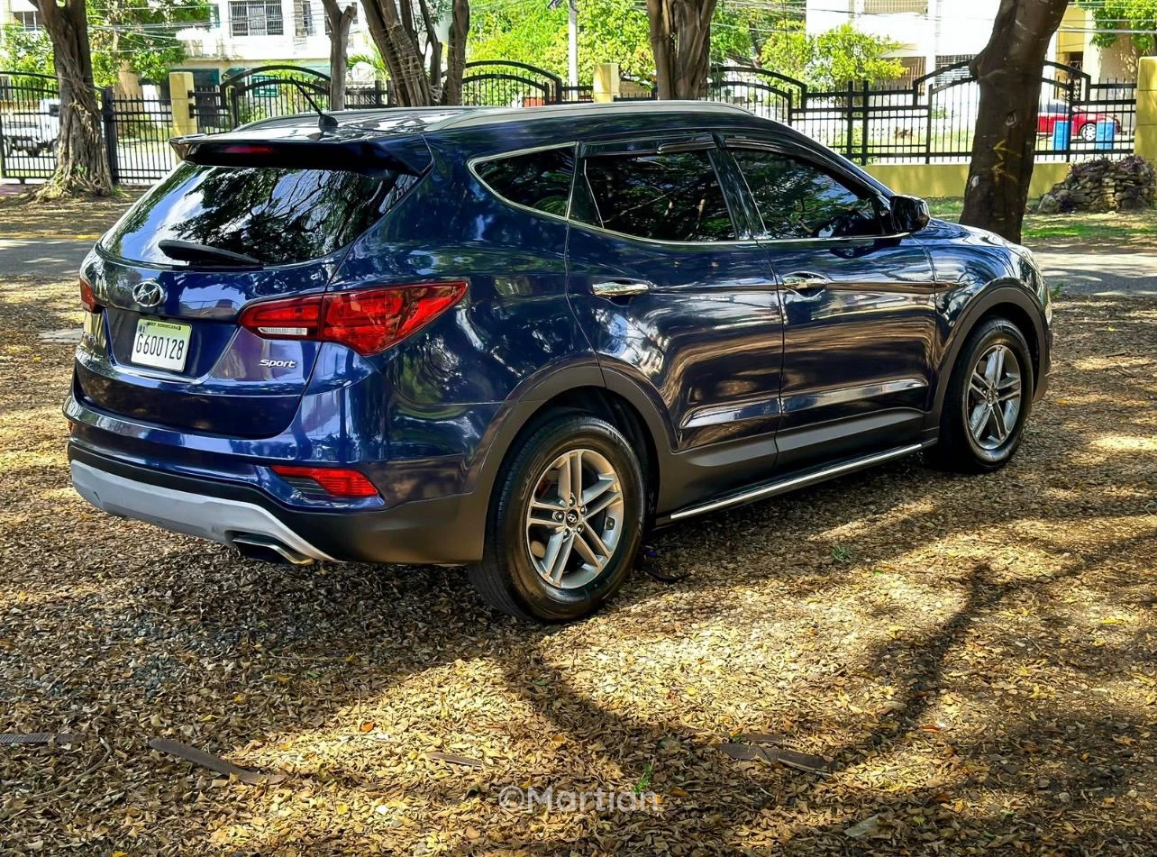 Hyundai Santa Fe 2018 - Image 3