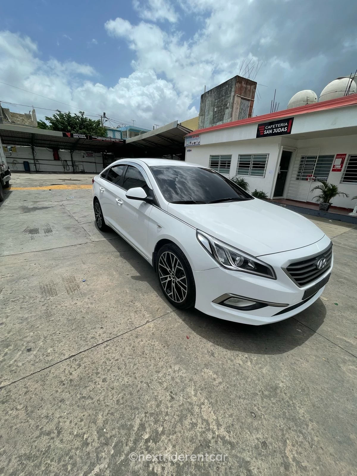 Hyundai Sonata 2017 - Image 2